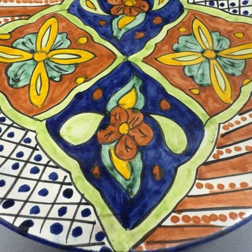 Mexico Pottery Talavera Round Dish Plate‎ Artist Signed Mora Hand Painted Tonala